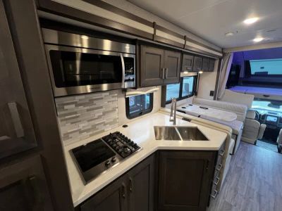 2024 Thor Motor Coach MAGNITUDE - Photo 9