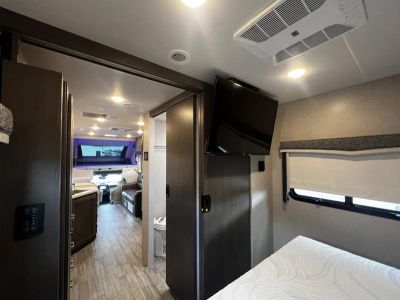2024 Thor Motor Coach MAGNITUDE - Photo 16