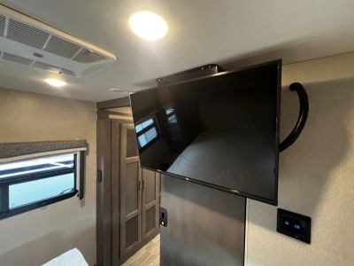 2024 Thor Motor Coach MAGNITUDE - Photo 18