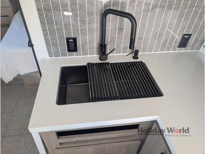 2025 Grand Design Imagine - Photo 15