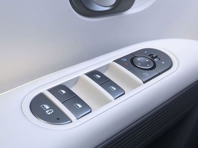 2026 Hyundai IONIQ 5 - Photo 32