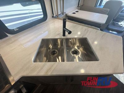 2025 Winnebago Vista - Photo 18