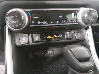 2023 Toyota RAV4 - Photo 17