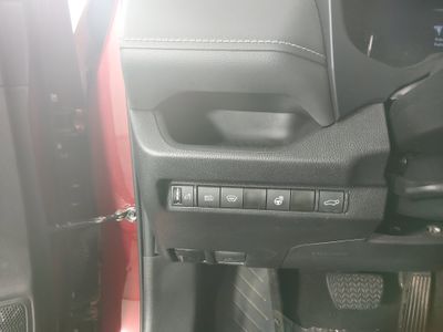 2023 Toyota RAV4 - Photo 13