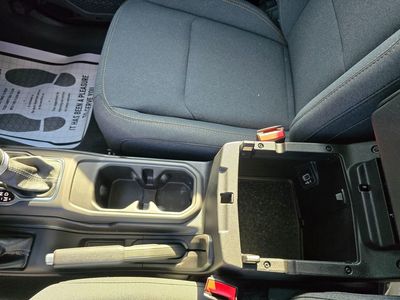 2025 Jeep Wrangler - Photo 24