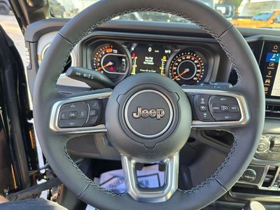 2025 Jeep Wrangler - Photo 16
