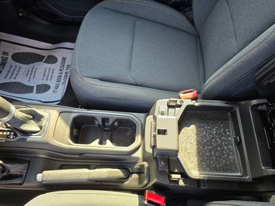 2025 Jeep Wrangler - Photo 23