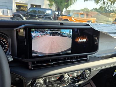 2025 Jeep Wrangler - Photo 21