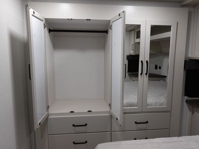 2026 Grand Design Momentum G-Class — photo 10 view
