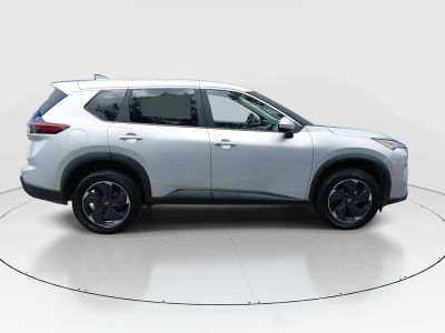 2024 Nissan Rogue — photo 8 view