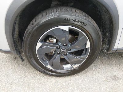 2024 Nissan Rogue — photo 10 view