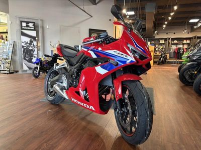 2026 Honda CBR650R E-Clutch - Photo 2