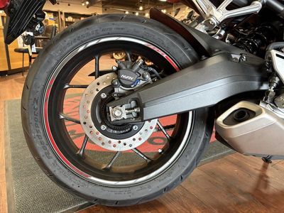 2026 Honda CBR650R E-Clutch - Photo 13