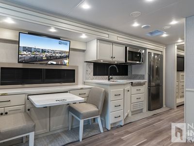 2026 Tiffin Motorhomes Byway - Photo 9