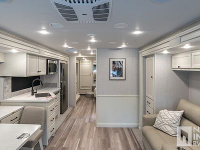 2026 Tiffin Motorhomes Byway - Photo 8