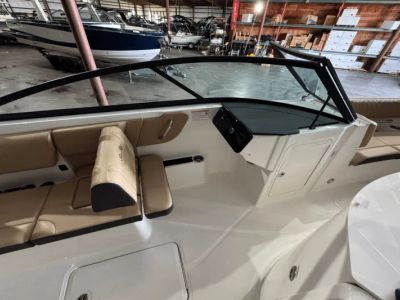 2025 Sea Ray SDX 270 - Photo 23