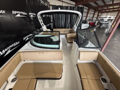 2025 Sea Ray SDX 270 - Photo 29