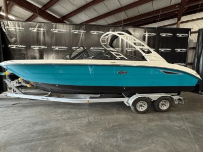 2025 Sea Ray SDX 270 - Photo 3