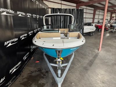 2025 Sea Ray SDX 270 - Photo 2