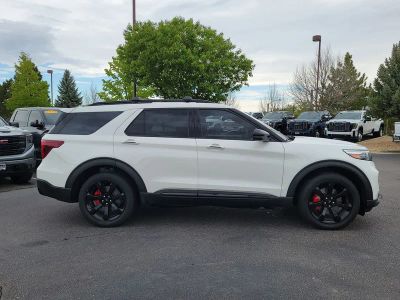 2024 Ford Explorer — side profile view