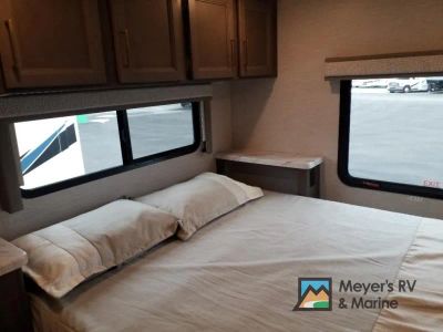 2026 Thor Motor Coach Chateau - Photo 10