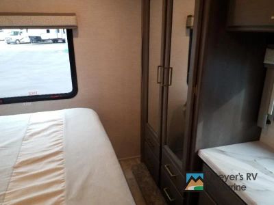 2026 Thor Motor Coach Chateau - Photo 11