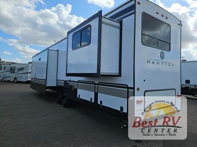 2025 CrossRoads RV Hampton - Photo 5
