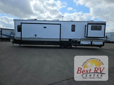 2025 CrossRoads RV Hampton - Photo 7