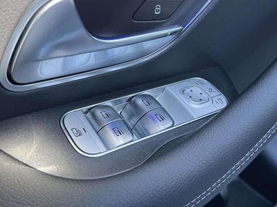 2026 Mercedes-Benz GLE — photo 18 view