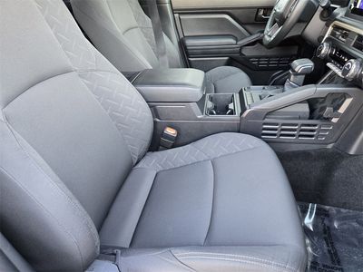 2024 Toyota Tacoma - Photo 9