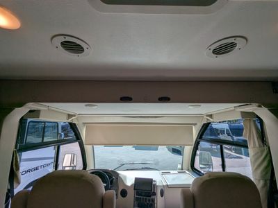 2023 Thor Motor Coach Axis — photo 24 view