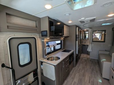 2023 Thor Motor Coach Axis — photo 18 view