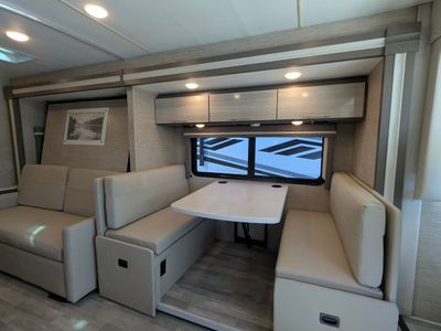 2023 Thor Motor Coach Axis — photo 15 view