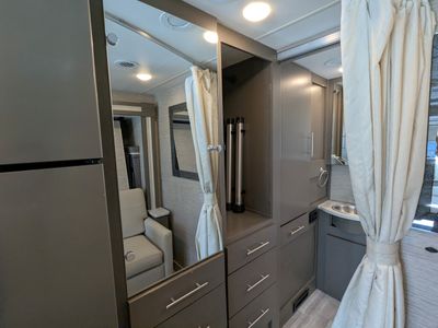 2023 Thor Motor Coach Axis — detail view