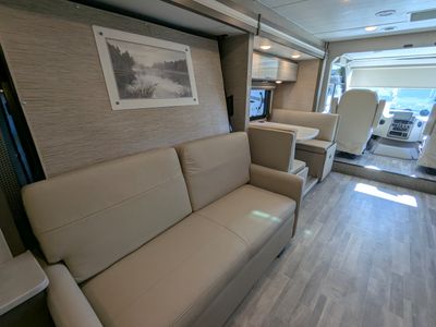 2023 Thor Motor Coach Axis — photo 26 view