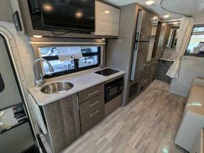 2023 Thor Motor Coach Axis — photo 16 view