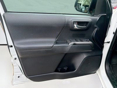 2019 Toyota Tacoma - Photo 21