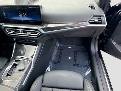 2023 BMW 3 Series - Photo 17