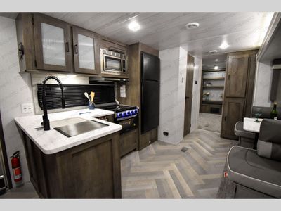 2022 Forest River RV Salem - Photo 6