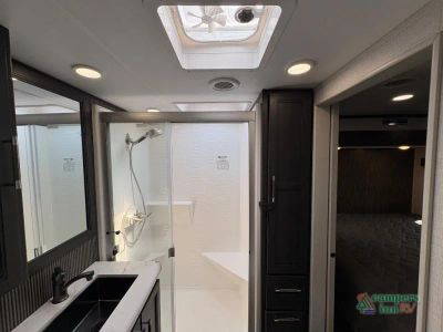 2025 Keystone RV Avalanche — photo 37 view