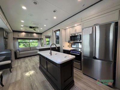 2025 Keystone RV Avalanche — photo 12 view