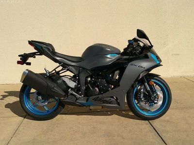 2026 Kawasaki ZX636JTFAN — engine compartment view