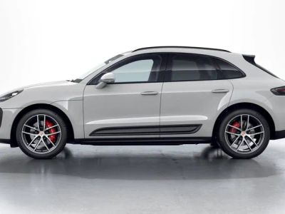 2026 Porsche Macan - Photo 2