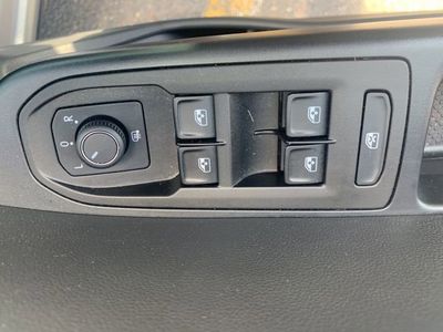 2025 Volkswagen Taos S - Photo 13
