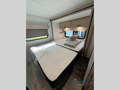 2024 Forest River Sunseeker LE Chevy — photo 12 view