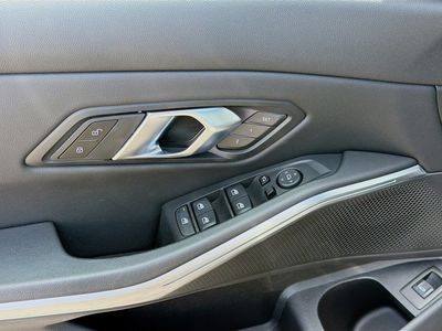 2025 BMW 3 Series - Photo 22