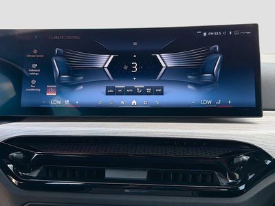 2025 BMW 3 Series - Photo 33