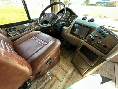 2017 Thor Motor Coach Venetian — photo 13 view