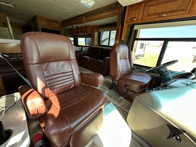 2017 Thor Motor Coach Venetian — photo 12 view