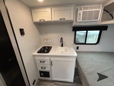 2026 Jayco Jay Flight SLX — photo 24 view